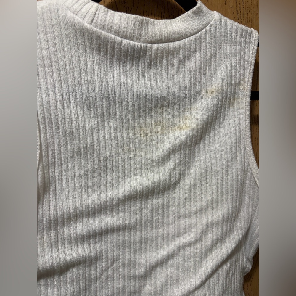 Used SHEIN White Ribbed Crop Top - Picture 4 of 5